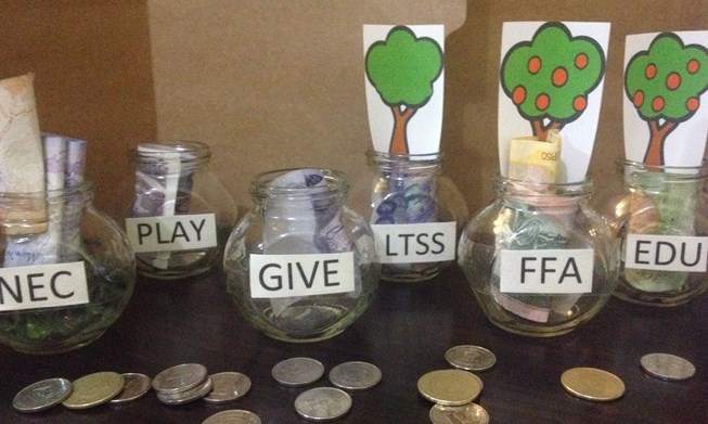 JARS - nguyên tắc quản lý tiền bạc bằng 6 chiếc ví giúp bé "Bống chè bưởi" thành công